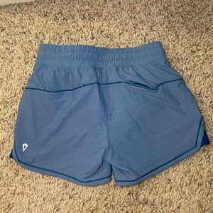 IVIVVA BY LULULEMON Big Girls Active Shorts Size 14